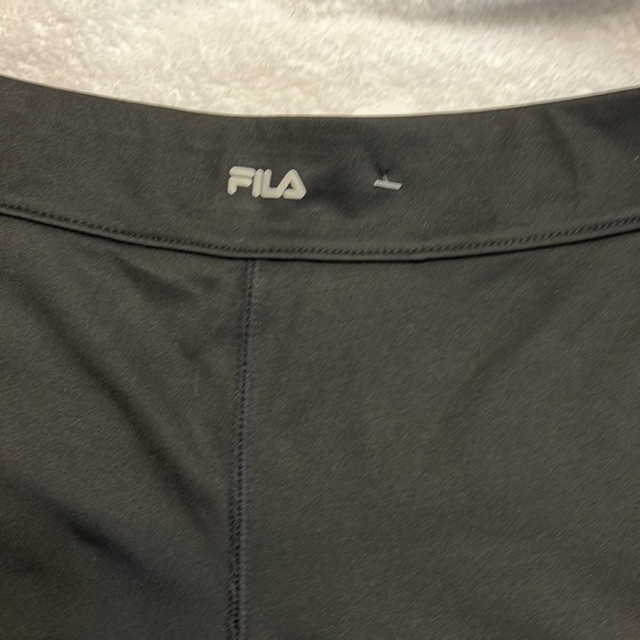 NWOT FILA WORKOUT SHORTS SIZE M - Picture 4 of 7